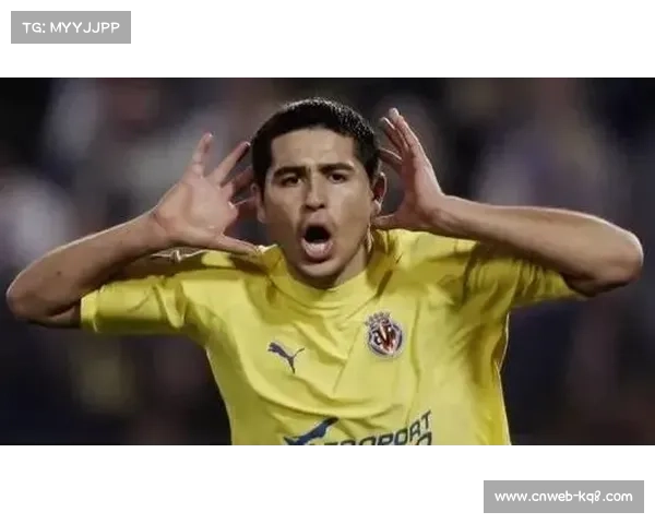 塞纳拉门斯凭借出色表现稳固曼联一号门将位置成为球队不可或缺的关键人物